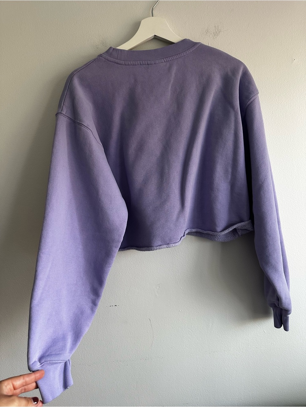 TNA Cozy Fleece Perfect Lavender Cropped Crew Sweatshirt Size Large - Picture 2 of 7